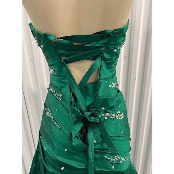 ⭐️Womens Emerald Beaded Evening Gown - Picture 4 of 9